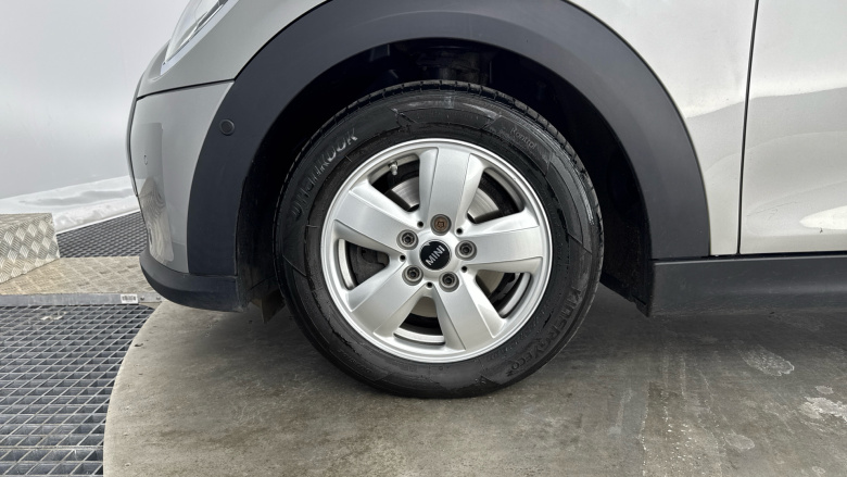 MINI Hatchback 1.5 Cooper Classic 5dr Auto Petrol Hatchback